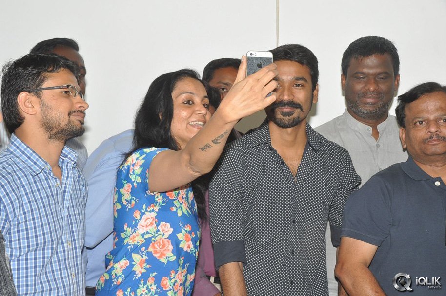Dhanush-at-Radio-Mirchi-For-Anekudu-Movie-Promotions
